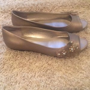 Bandolino matte bronze flat